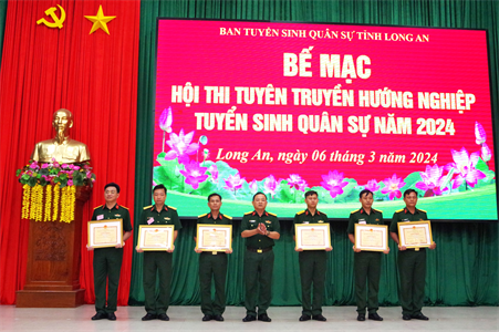Bộ CHQS tỉnh Long An tổ chức bế mạc Hội thi tuyên truyền, hướng nghiệp tuyển sinh quân sự năm 2024