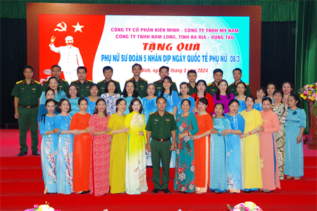 Sư đoàn 5 họp mặt kỷ niệm Ngày Quốc tế Phụ nữ