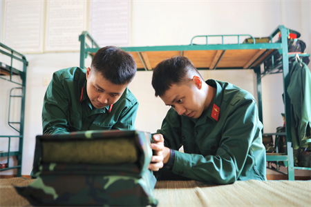 Những ngày đầu trong quân ngũ