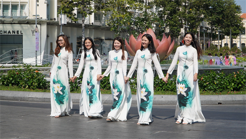 Phát huy giá trị văn hóa dân tộc qua Lễ hội Áo dài