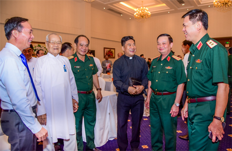 LLVT Quân khu 7: Gắn bó nghĩa tình với các tôn giáo