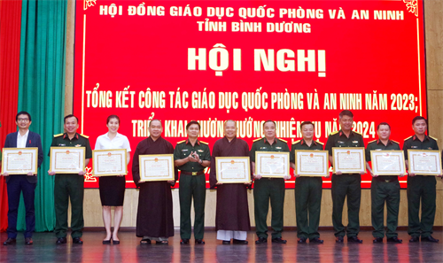 UBND tỉnh Bình Dương tổng kết công tác giáo dục quốc phòng và an ninh