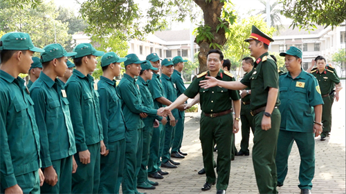 Đoàn cán bộ Bộ CHQS tỉnh Bắc Giang tham quan, học tập tại tỉnh Bình Dương