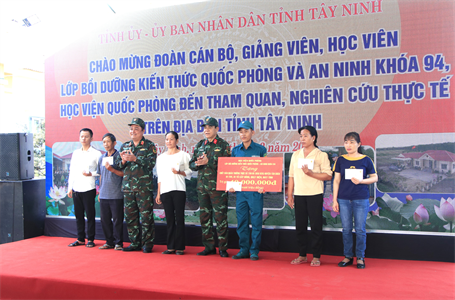 Đoàn cán bộ, học viên Học viện Quốc phòng tham quan, nghiên cứu thực tế  trên địa bàn tỉnh Tây Ninh