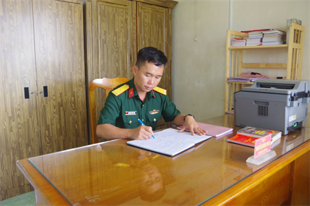 Chính trị viên tiểu đoàn gương mẫu, nhiệt huyết