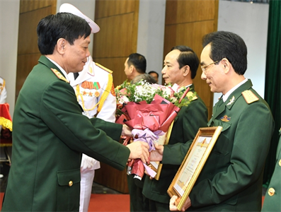 Quy định mới về tiêu chuẩn xét tặng danh hiệu "Thầy thuốc nhân dân", "Thầy thuốc ưu tú"