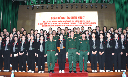 Trung tướng Nguyễn Trường Thắng, Tư lệnh Quân khu 7 thăm, động viên cán bộ, chiến sĩ Khối nữ du kích miền Nam