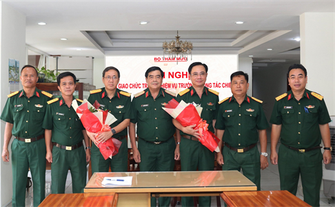 Bàn giao Trưởng phòng Tác chiến Quân khu 7