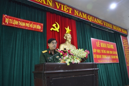 Bộ Tư lệnh TP Hồ Chí Minh: 
Khai giảng lớp học Tiếng Anh cho cán bộ, sĩ quan trong LLVT Thành phố