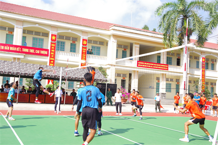 Cụm 3, LLVT Quân khu 7 khai mạc thi đấu bóng đá, bóng chuyền