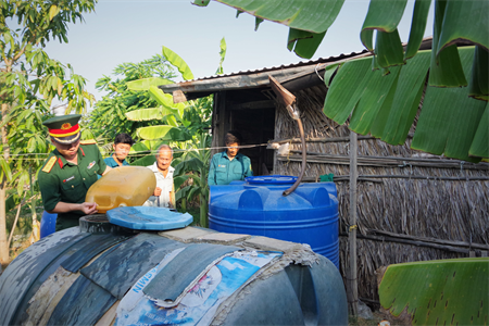 Nghĩa tình nơi vùng hạn mặn