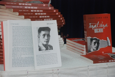 Ra mắt sách “Mật mã Đặc khu”