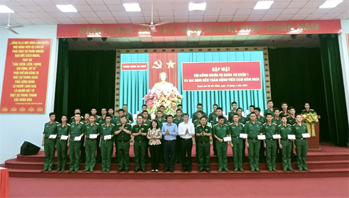 UBND Quận 1 thăm hỏi, động viên chiến sĩ mới nhập ngũ tại Trung đoàn Gia Định