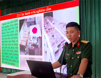 Phối hợp tuyên truyền, phổ biến giáo dục pháp luật cho chiến sĩ mới Tiểu đoàn Bộ binh 1
