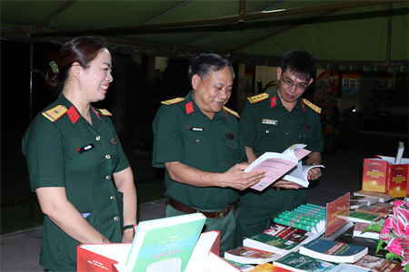 Sôi nổi Ngày sách và Văn hóa đọc Việt Nam lần thứ 3 năm 2024 tại Lữ đoàn 23