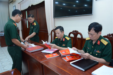 Cục Chính trị Quân khu kiểm tra kết quả thực hiện nhiệm vụ chính trị, xây dựng cơ quan, đơn vị vững mạnh toàn diện quý I năm 2024