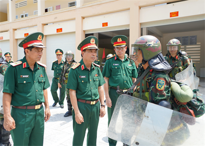 Nâng cao khả năng sẵn sàng chiến đấu bảo vệ các dịp lễ lớn