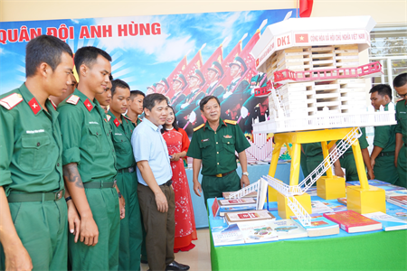 Hơn 300 cán bộ, chiến sĩ tham gia Ngày sách và Văn hóa đọc năm 2024