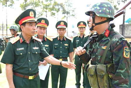 ​Trung đoàn Gia Định duy trì nghiêm trực SSCĐ, nhất là dịp cao điểm lễ