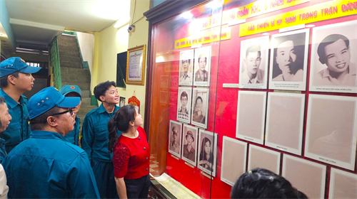 Phường 1, Quận 3 sinh hoạt chuyên đề kỷ niệm 49 năm Giải phóng miền Nam, thống nhất đất nước