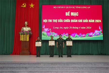 Bộ CHQS tỉnh Long An tổ chức Hội thi thợ sửa chữa quân khí giỏi năm 2024