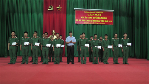 Trường bắn Quốc gia khu vực 3 tổ chức gặp mặt cấp ủy, chính quyền địa phương và gia đình chiến sĩ mới