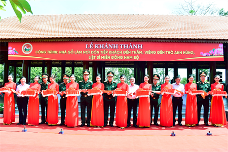 Quân khu 7 khánh thành công trình Nhà gỗ tại Đền thờ Anh hùng, Liệt sĩ Miền Đông Nam bộ