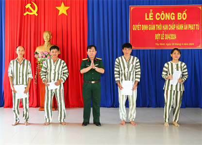 Trại giam T45 công bố quyết định giảm thời hạn chấp hành án phạt tù cho phạm nhân