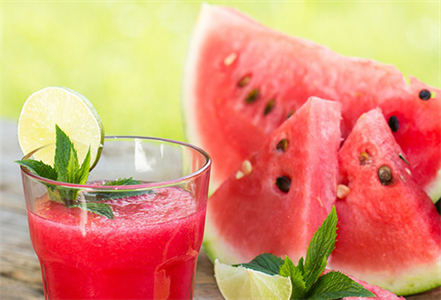 Nước trái cây giải nhiệt trong thời tiết nắng nóng