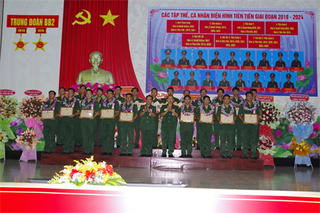 Trung đoàn 2, Sư đoàn 9 (Quân đoàn 4) tổ chức thành công Đại hội Thi đua Quyết thắng