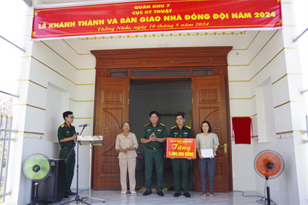 Cục Kỹ thuật Quân khu 7 bàn giao “Nhà đồng đội” cho quân nhân khó khăn