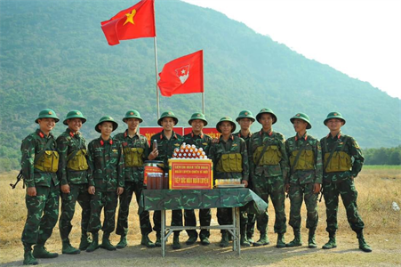 Phòng chống nắng nóng tốt, bộ đội yên tâm huấn luyện