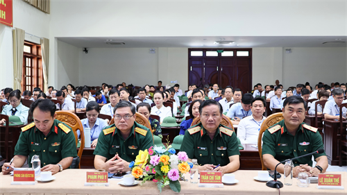 Quân khu 7 khai giảng lớp bồi dưỡng kiến thức quốc phòng và an ninh cho cán bộ đối tượng 2