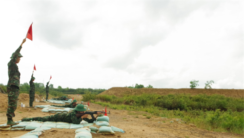 Trung đoàn 738, Bộ CHQS tỉnh Long An kiểm tra “3 tiếng nổ” chiến sĩ mới năm 2024