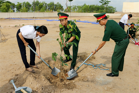 Bộ CHQS tỉnh Bình Dương: Phát động “Tết trồng cây đời đời nhớ ơn Bác Hồ”