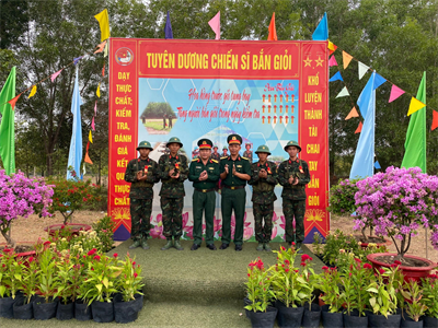 Trung đoàn 271, Sư đoàn 5 kiểm tra kết thúc bài 1 AK cho chiến sĩ mới