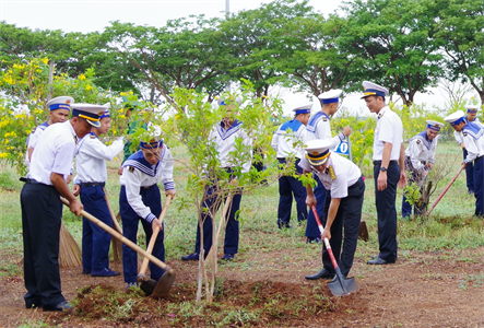 Vùng 2 Hải quân phát động “Tết trồng cây đời đời nhớ ơn Bác Hồ”