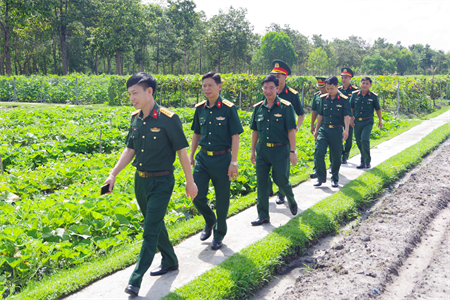 Cục Quân nhu, Tổng Cục Hậu cần kiểm tra công tác tăng gia sản xuất tại Sư đoàn 5