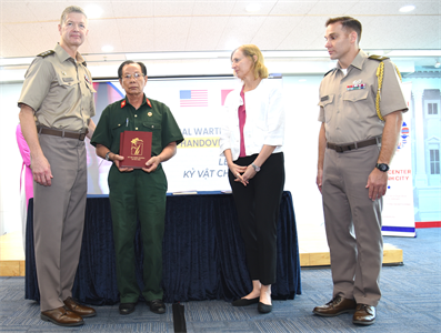 Hoa Kỳ trao trả kỷ vật thời chiến cho thân nhân liệt sĩ Việt Nam