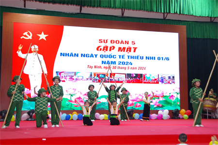 Sư đoàn 5 gặp mặt ngày Quốc tế Thiếu nhi