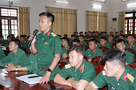 Sư đoàn 5 đối thoại dân chủ với cán bộ, chiến sĩ