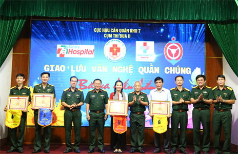 Sôi nổi chương trình Giao lưu văn nghệ “Bài ca chiến thắng”