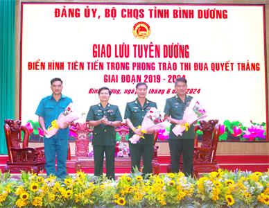 Bộ CHQS tỉnh Bình Dương giao lưu, tuyên dương điển hình tiên tiến