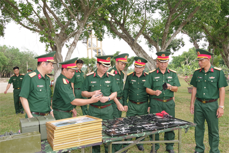 Quân khu 7 kiểm tra công tác huấn luyện, sẵn sàng chiến đấu đối của lực lượng phòng không Sư đoàn 5