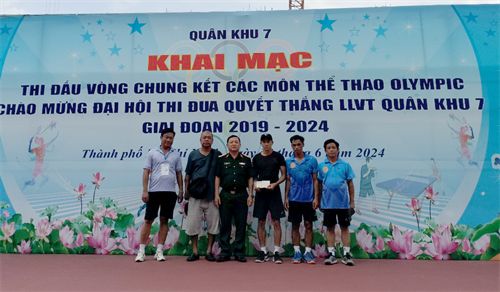 Vượt qua nỗi đau mất mẹ, hoàn thành xuất sắc nội dung thi đấu thể thao