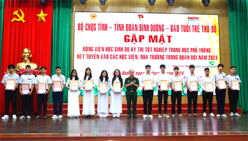 Bộ CHQS tỉnh Bình Dương gặp mặt, động viên học sinh đăng ký xét tuyển vào các học viện, nhà trường Quân đội năm 2024