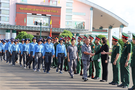 Tỉnh Bình Phước đón 104 hài cốt liệt sĩ hy sinh trên đất bạn Campuchia về nước