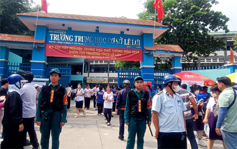 LLVT phường Võ Thị Sáu, Quận 3 hỗ trợ thí sinh thi tốt nghiệp Trung học phổ thông năm 2024