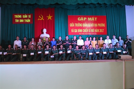 Trường Quân sự tỉnh Bình Thuận: Gặp mặt địa phương và gia đình chiến sĩ mới.