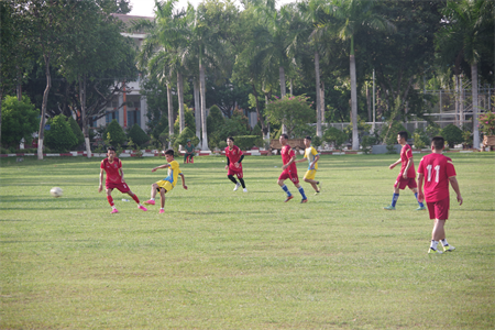 Sư đoàn 5 và Công an tỉnh Tây Ninh tổ chức giao lưu bóng đá